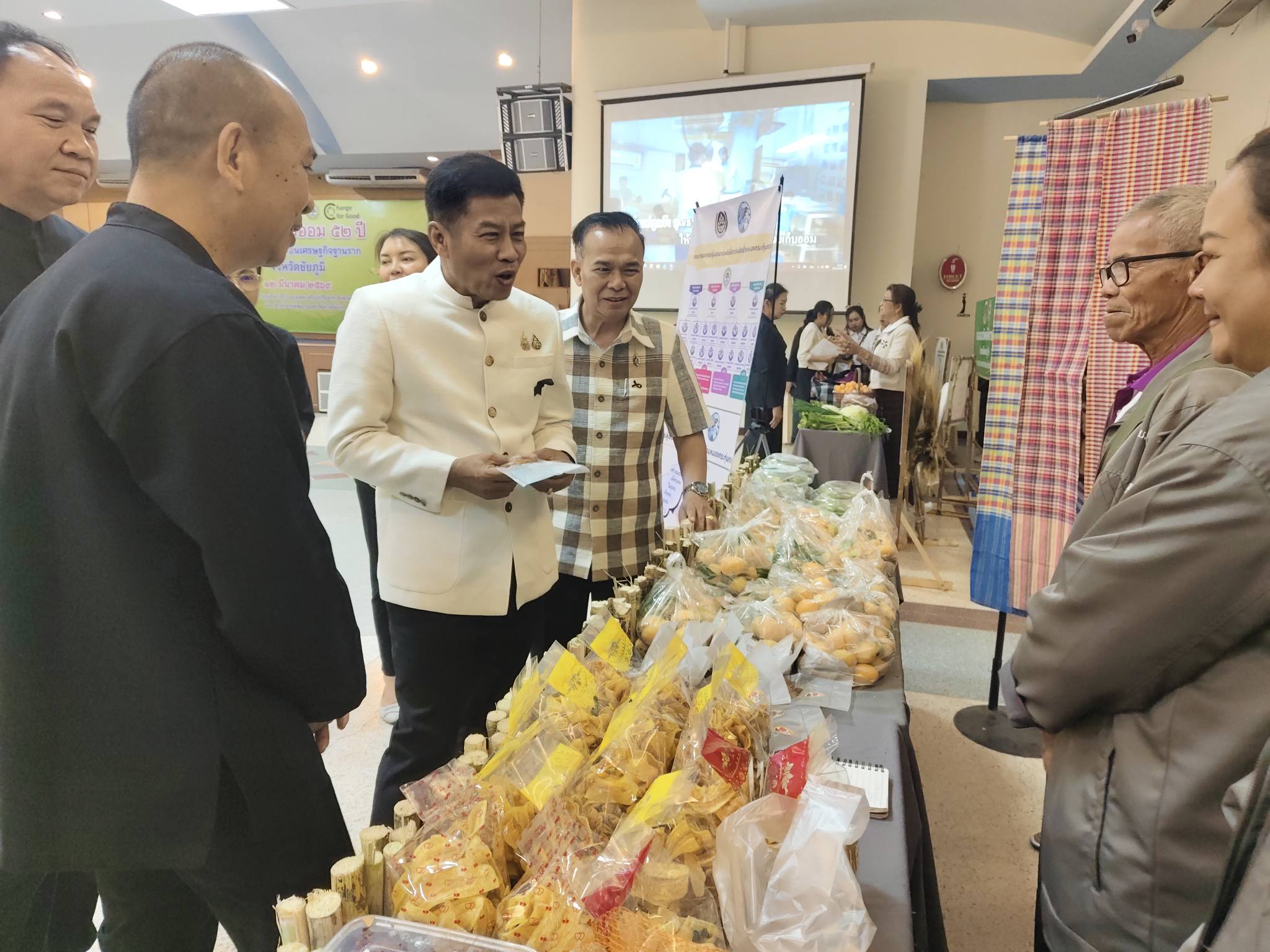 สพอ.ภักดีชุมพล: ร่วมกิจกรรมมหกรรมการออม 52 ปี ทุนชุมชนขับเคลื่อนเศรษฐกิจฐานราก จังหวัดชัยภูมิ